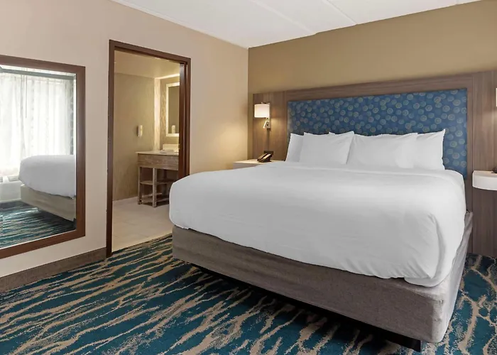 Comfort Inn & Suites Greenville Near East Carolina University