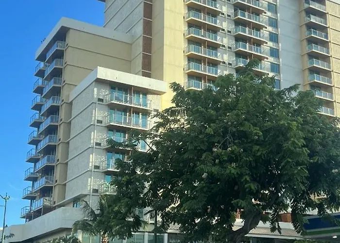 Aloha Gem Studio: Waikiki Retreat with High-Speed Wi-Fi Honolulu