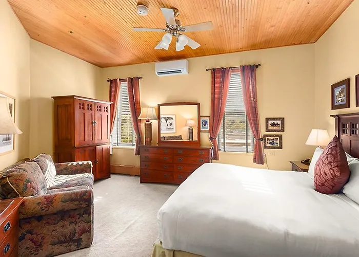 Independence Square 308, Top Floor Hotel Room With Ideal Downtown Location Aspen