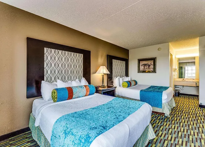 Wyndham Garden Wichita Downtown Hotel