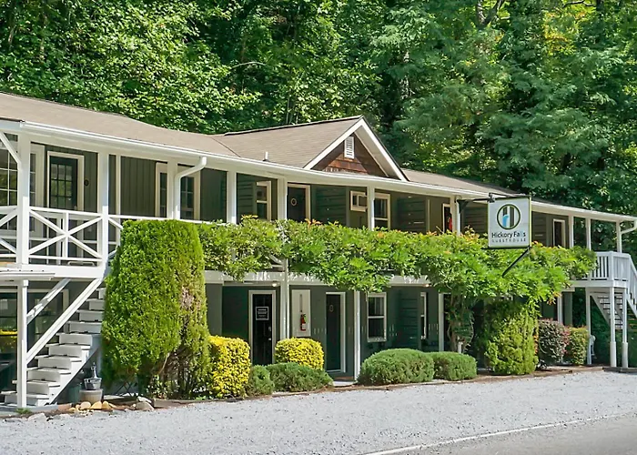 Hickory Falls Inn Chimney Rock