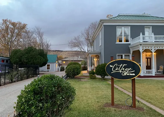 The Cottage At 241 North St. George