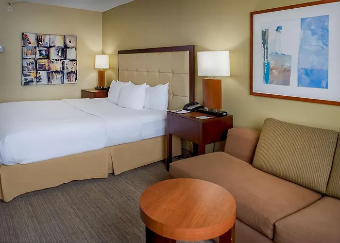 Doubletree By Hilton St. Louis At Westport Hotel Maryland Heights