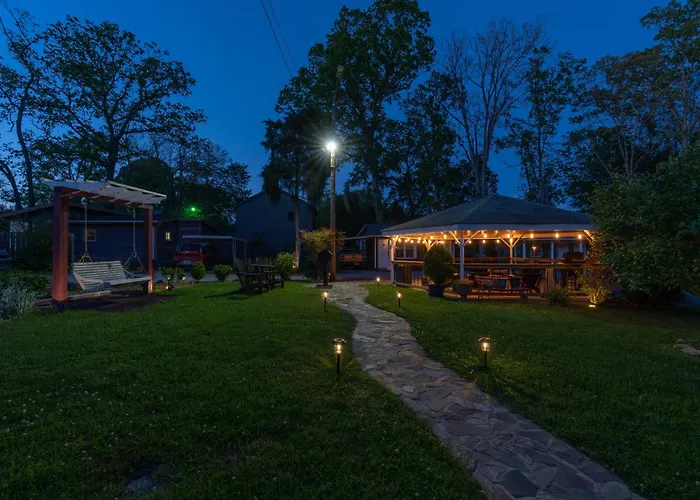Cedarwood Inn Hendersonville