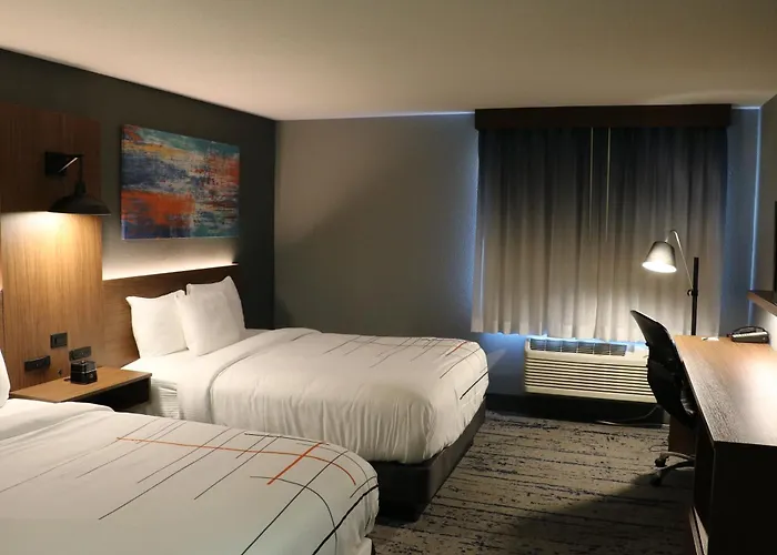 La Quinta By Wyndham Chicago Gurnee Hotel