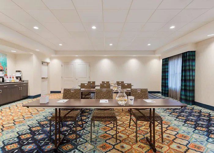 Hampton Inn & Suites West Des Moines Mill Civic