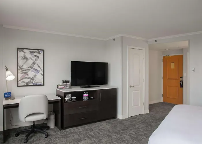 Hilton Chicago/Oak Lawn Hotel