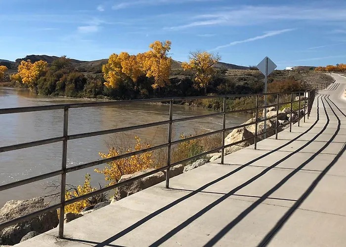 Getaway Loft - Warm, Comfy Certified Dander Free Hotel Fruita