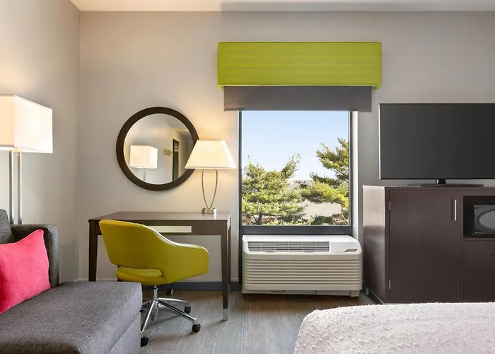 Hampton Inn & Suites York South