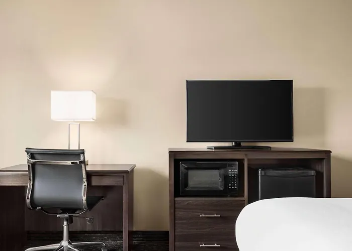 Super 8 By Wyndham Lincoln North Hotel