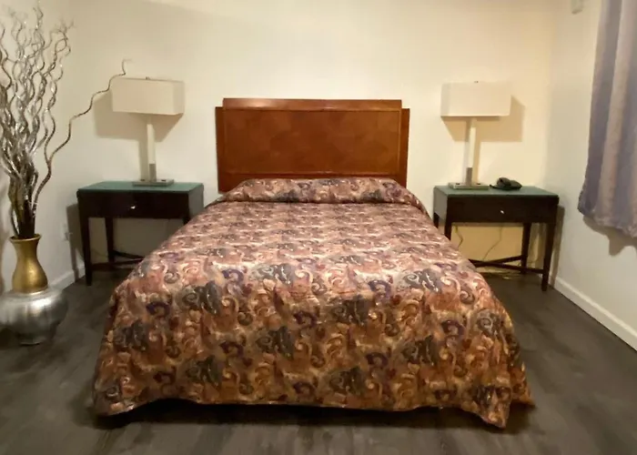 Golden Kent Motel
