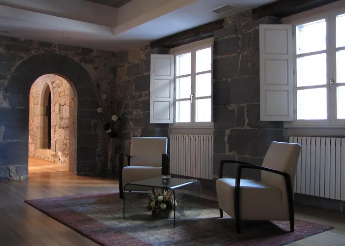 Roncesvalles Hotels