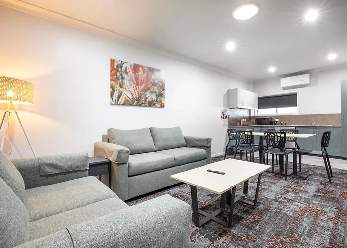 Ballandean Hotels