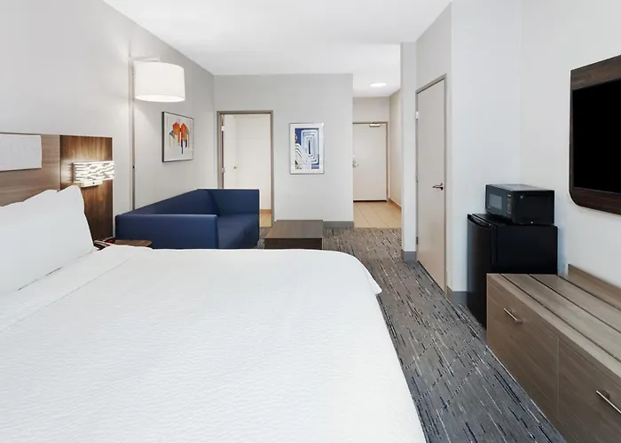Holiday Inn Express & Suites Carmel North - Westfield By Ihg