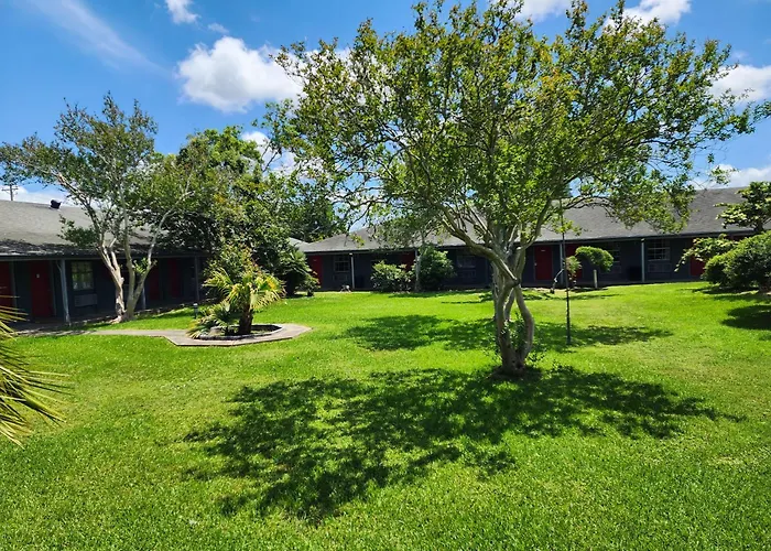 Red Carpet Inn - Houma