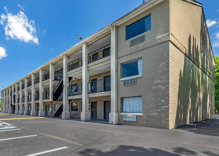 Econo Lodge Inn & Suites Virginia Beach - Norfolk