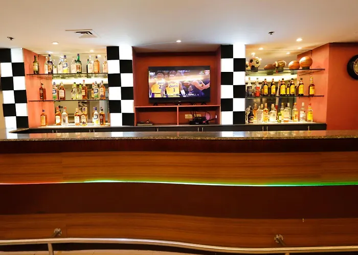 Las Pinas Hotels