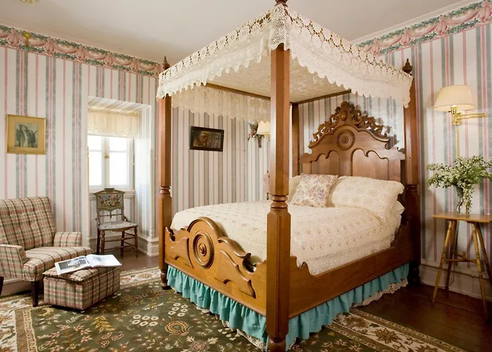 Garth Woodside Mansion Bed And Breakfast Hannibal