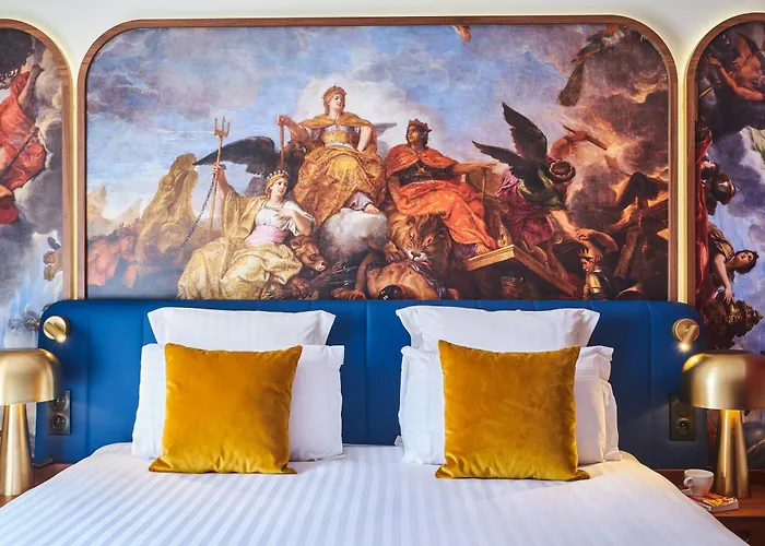 Versailles Hotels