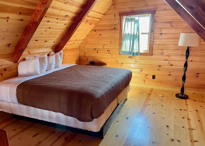 Cabins Of Mackinac & Lodge Mackinaw City