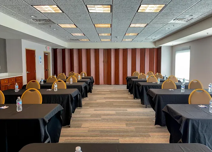 Holiday Inn Express & Suites Lexington Downtown Area-Keeneland By Ihg
