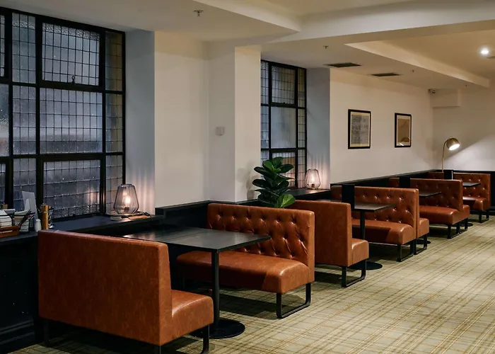 Mount Dandenong Hotels
