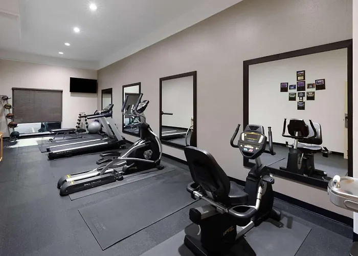 La Quinta By Wyndham Deer Park Hotel