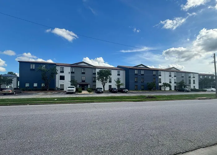 Quality Inn & Suites At Airport Blvd I-65 Mobile