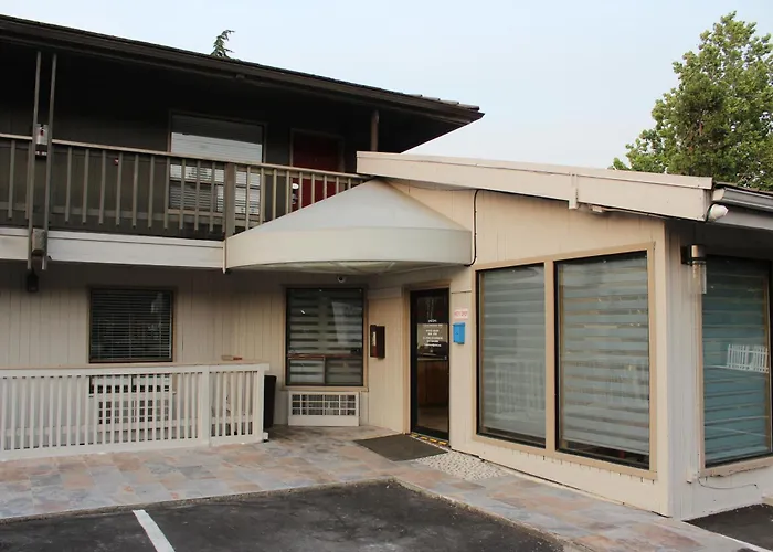 Cedarwood Inn Of Ashland