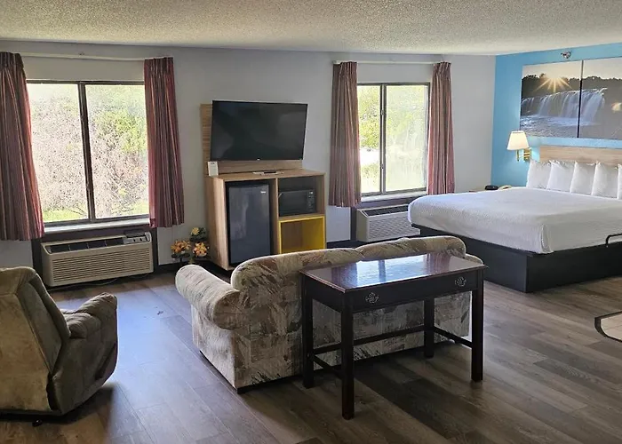 Days Inn By Wyndham Ozark Springfield