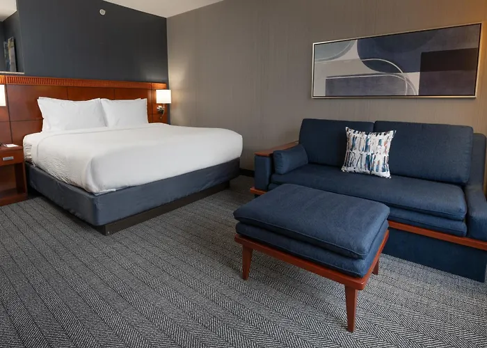 Courtyard By Marriott Winchester Medical Center