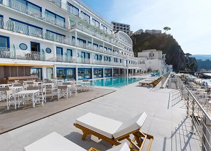Meta Hotels