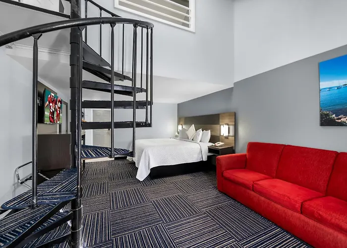 Admiralty Inn & Suites - A Red Collection Hotel Falmouth