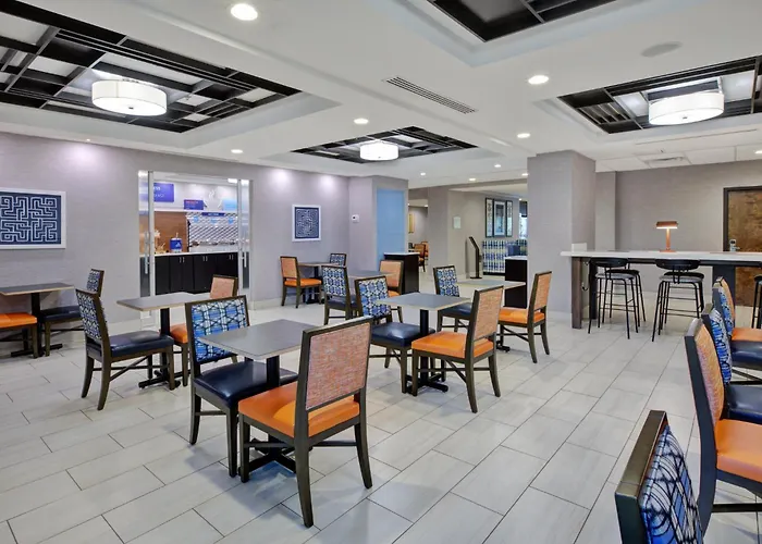 Holiday Inn Express & Suites I-26 & Us 29 At Westgate Mall By Ihg Spartanburg
