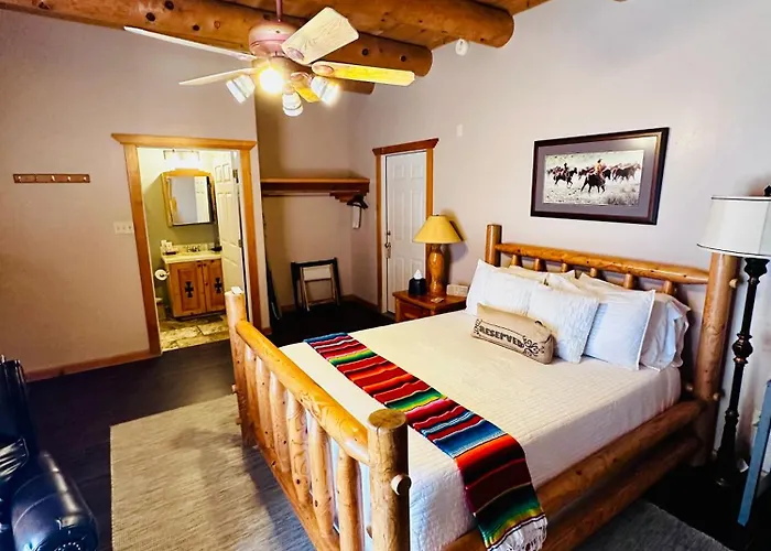 Adobe Rose Boutique Inn Artesia