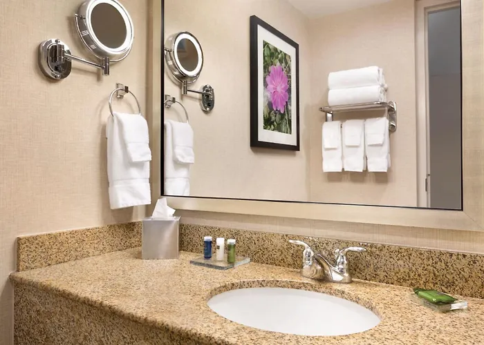 Delta Hotels By Marriott Helena Colonial
