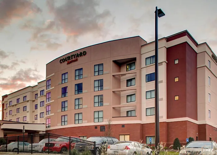Courtyard By Marriott Carrollton Hotel