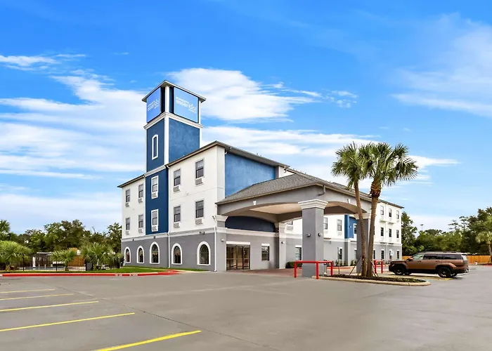 Sonesta Essential Beaumont Hotel