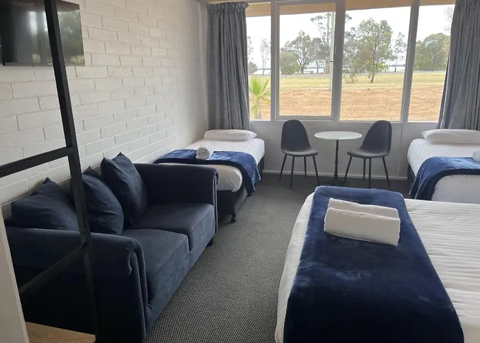Moulamein Hotels