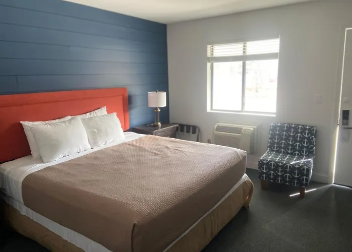 Flagship Inn Boothbay Harbor