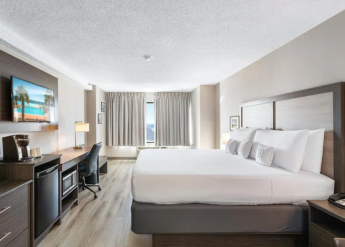 Harborside Hotel Oxon Hill