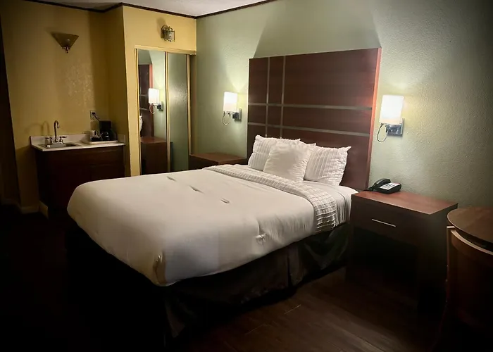 Western Holiday Lodge Three Rivers