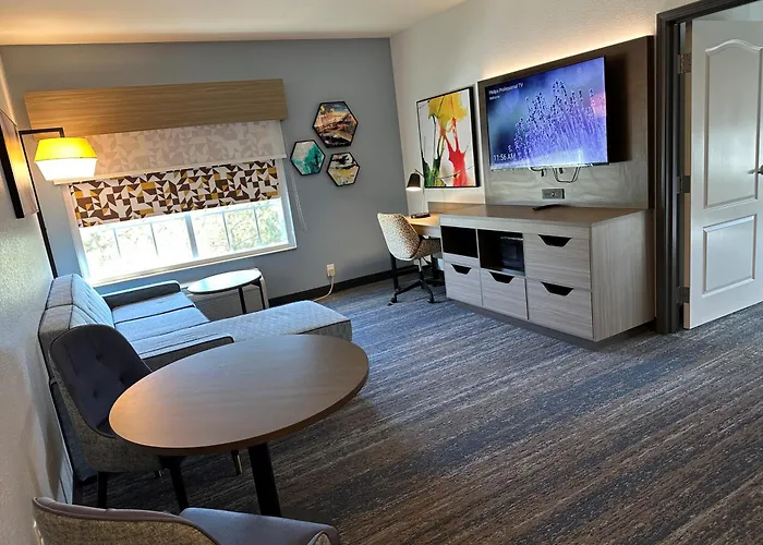 La Quinta By Wyndham Macon West Hotel