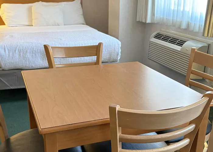 Magnuson Grand Pioneer Inn And Suites Escanaba