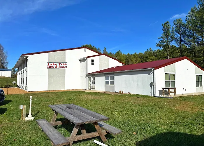 Lake Tree Inn & Suites Marion