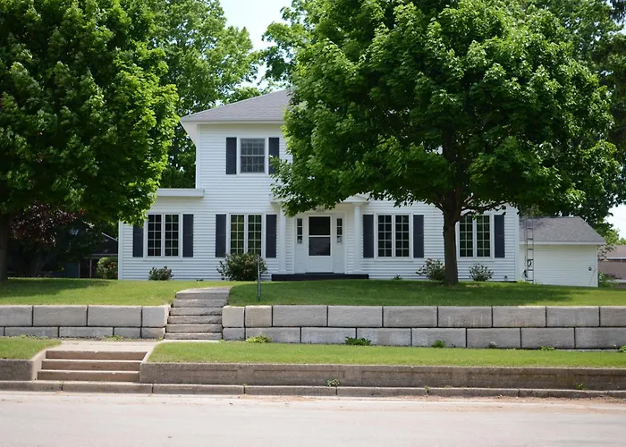 Ludington Blue Spruce Inn