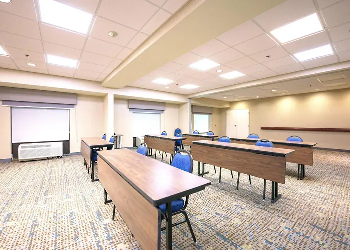 Hampton Inn Hays-North Of I-70