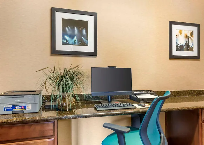 Comfort Suites Glendale - State Farm Stadium Area