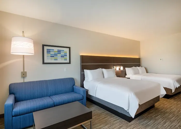 Holiday Inn Express & Suites - Watertown By Ihg