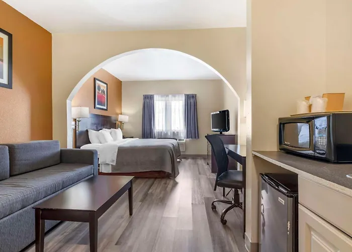 Quality Inn & Suites Wichita Falls I-44